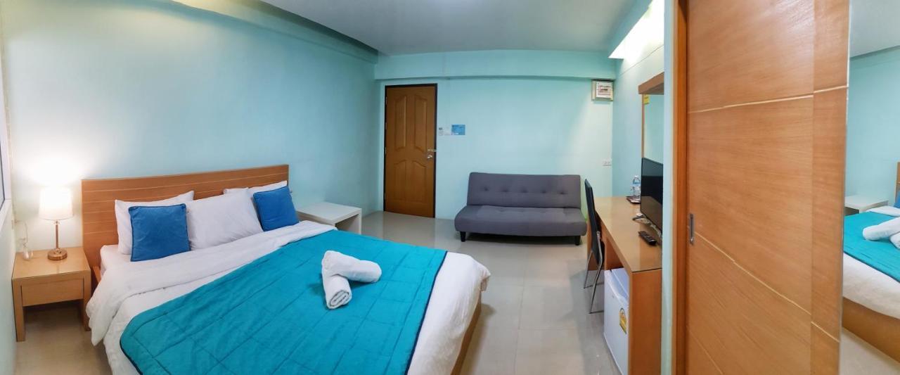 J.Residence Samut Prakan Buitenkant foto