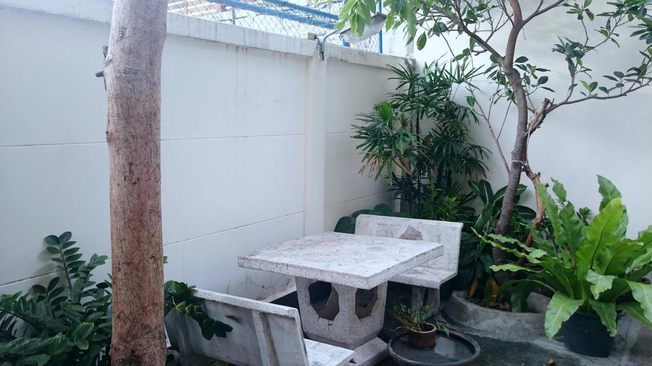 J.Residence Samut Prakan Buitenkant foto