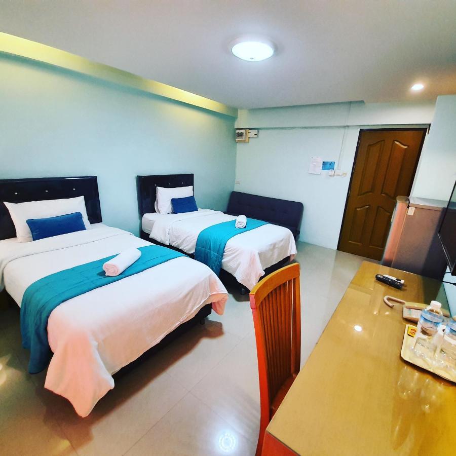 J.Residence Samut Prakan Buitenkant foto